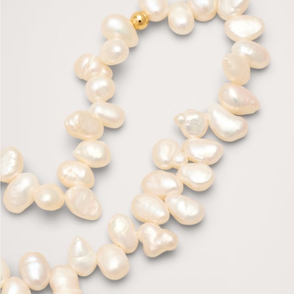 Pearly drop necklace by Anni Lu